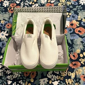 NIB Cariuma IBI White Knit Slip-On Sneakers